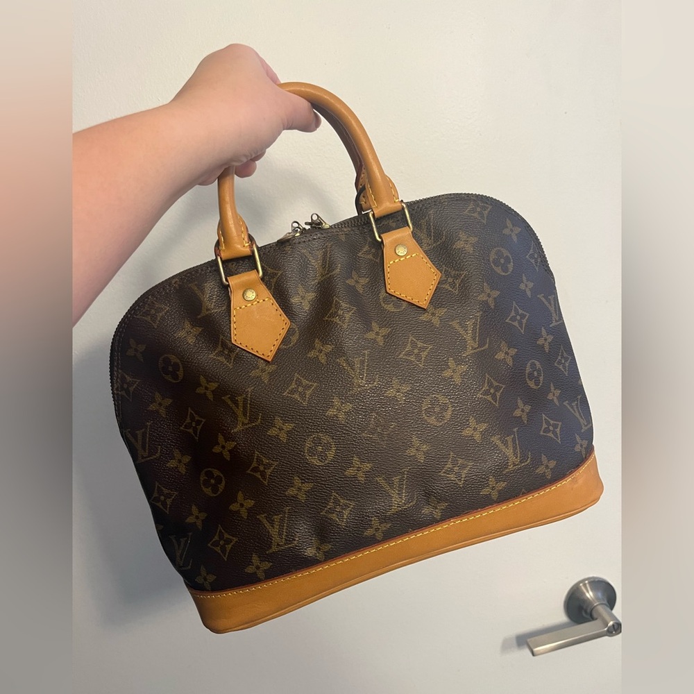 ❤️Authentic❤️ Louis Vuitton Alma PM in Monogram